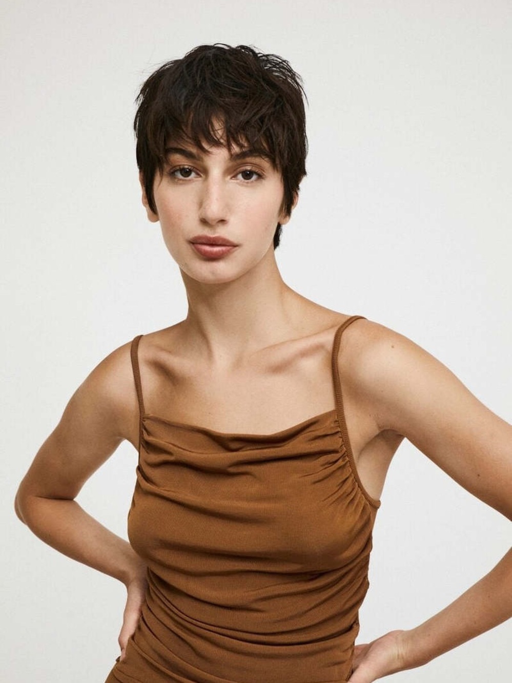 Rita Row Sheila top in camel